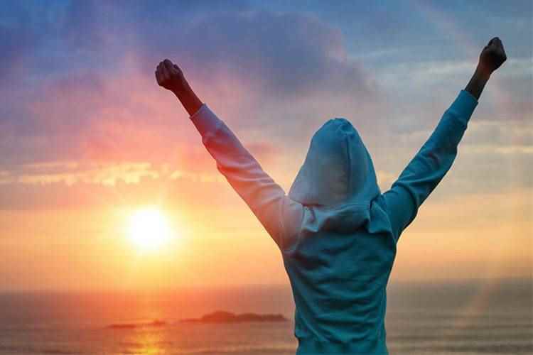 عزت نفس چیست و نداشتنش چه بر سر بانوان می‌آورد؟