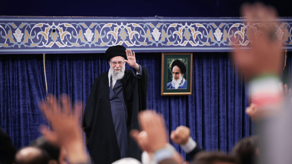 سماع سرخ در طواف آفتاب؛ واگویه‌هایی از هجرت ملکوتی رهبر شهید