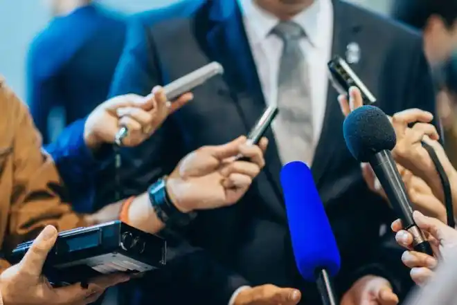 ممنوعیت در روابط‌عمومی؛ چرا «نه گفتن» به فناوری همیشه راهبرد ارتباطی مناسبی نیست؟